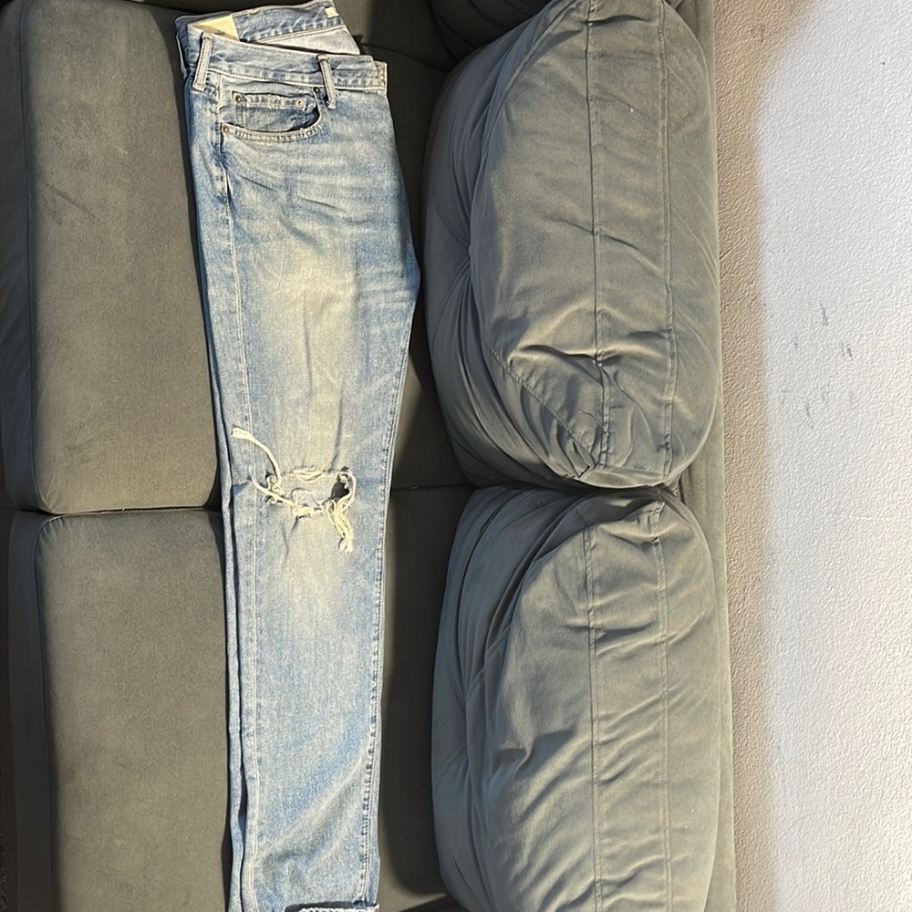 Abercrombie & Fitch Skinny distressed jean 36x32